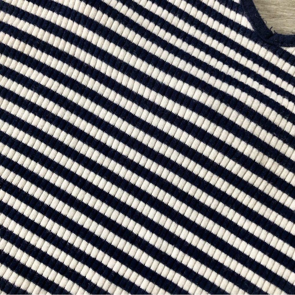 💸 5/20 Forever 21 Navy & White Striped Ribbed Crop Top - Picture 2 of 5